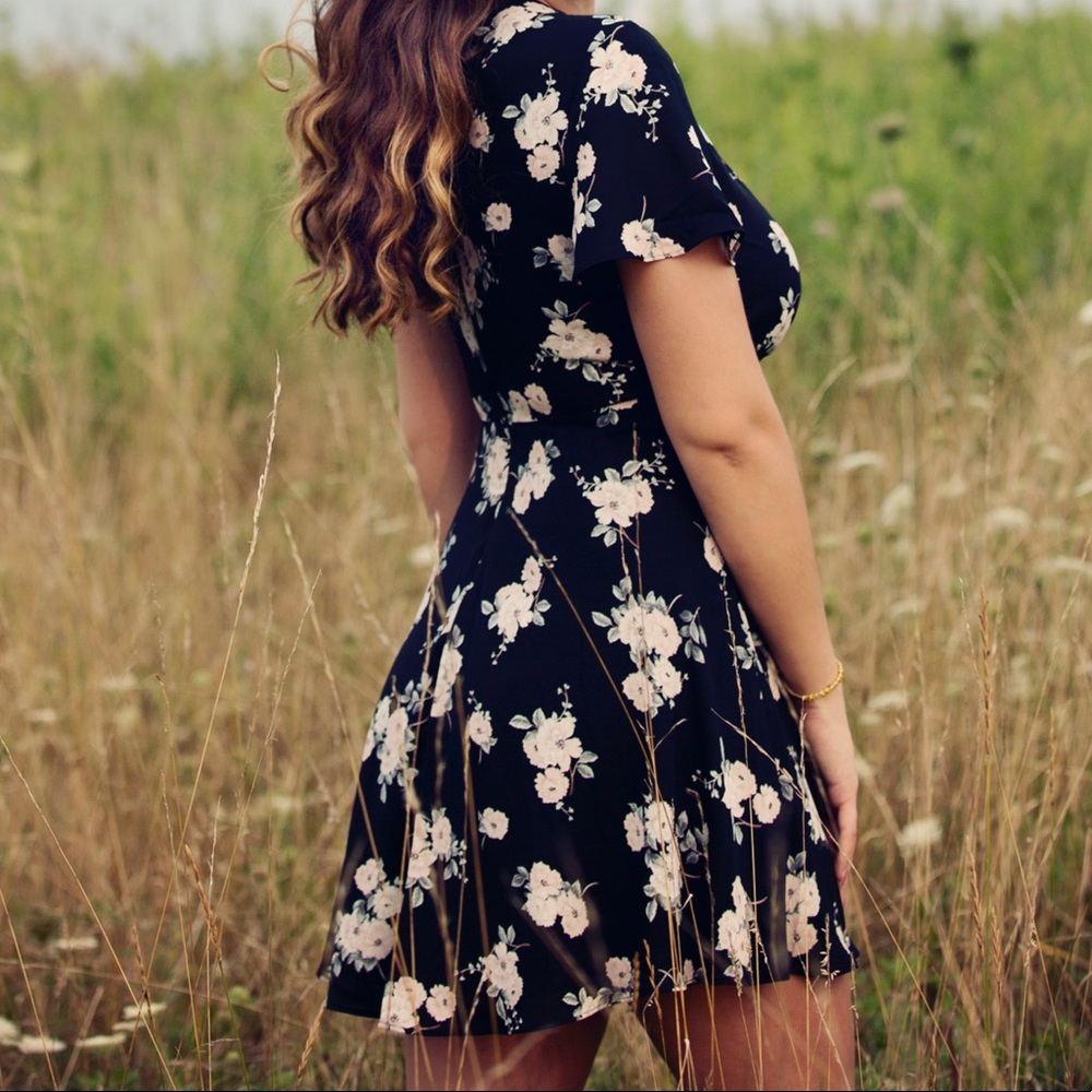 flowy floral express dress - Picture 6 of 7